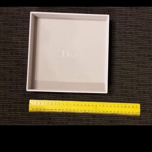 DIOR Gift Box - Picture 2 of 4